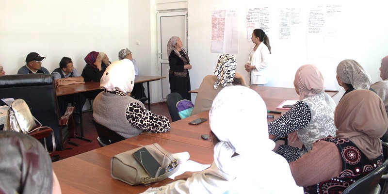 Лекция по финансовой грамотности для сотрудников айыл окмоту