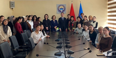 И. Арабаев атындагы КМУнун орус филологиясы факультети үчүн лекция